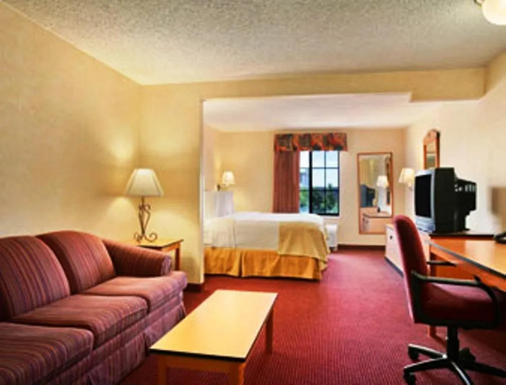 Americinn Hotel & Suites Denver International Airport