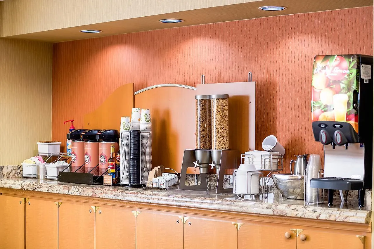Americinn Hotel & Suites Denver International Airport 2*,