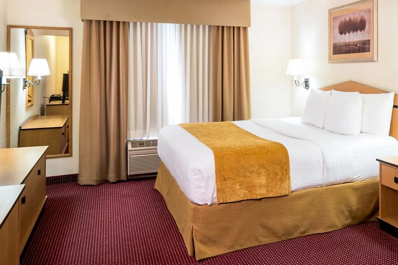 Americinn Hotel & Suites Denver International Airport 2*,
